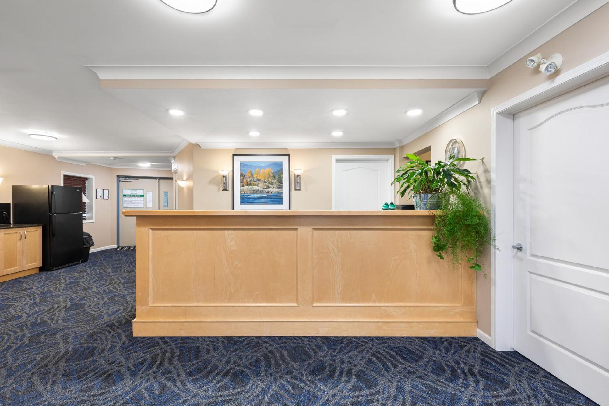 Glenwood Inn & Suites Trail Exterior foto